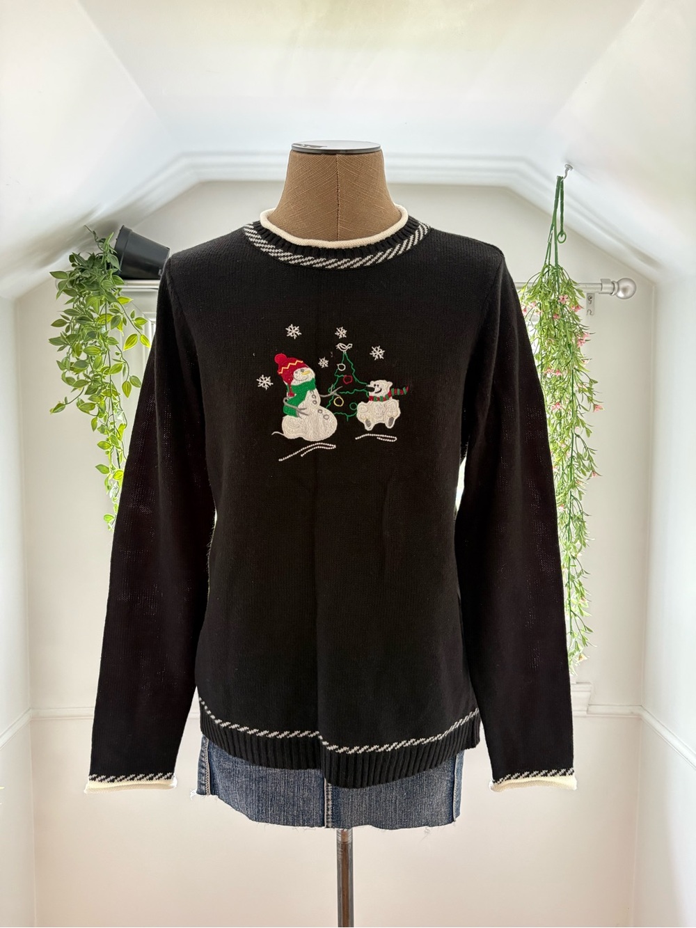 Black Festive Snowman Crewneck Sweater with Contrast Trim